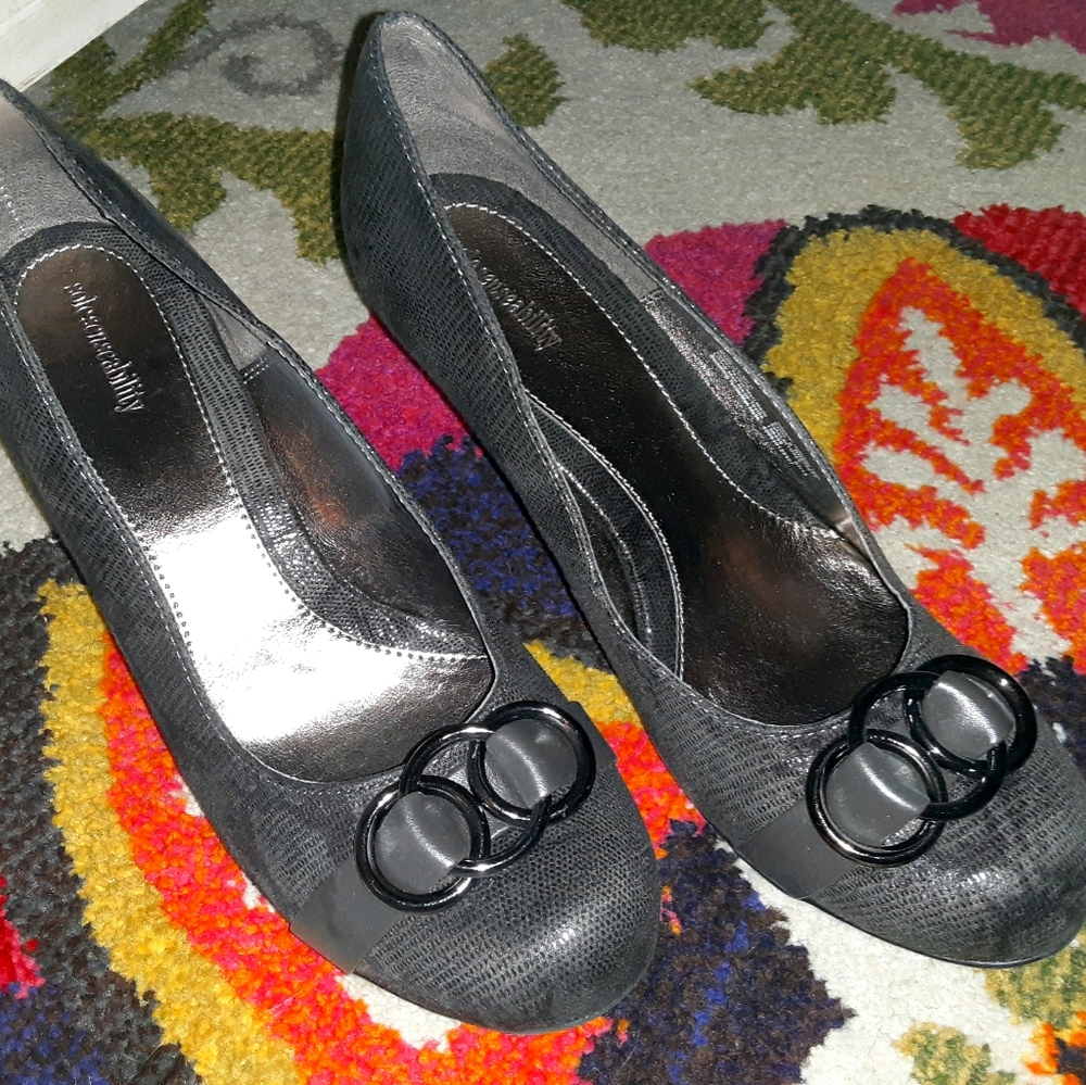 Close toed heels